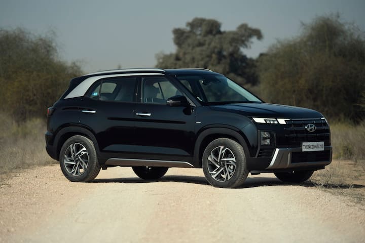 క్రెటా కొత్త 1.5 లీటర్ టర్బో పెట్రోల్ ఇంజన్‌ని కలిగి ఉంది. ఇది మునుపటి 1.4 లీటర్ టర్బో పెట్రోల్ స్థానంలో ఉంది. మిగిలిన రెండు ఇంజిన్లు కూడా 1.5 లీటర్ నేచురల్లీ యాస్పిరేటెడ్ పెట్రోల్, 1.5 లీటర్ డీజిల్ ఇంజన్‌లను ఆశించాయి. 1.5 లీటర్ టర్బో పెట్రోల్ కూడా ఆటో డీసీటీతో మాత్రమే అందుబాటులో ఉంటుంది.