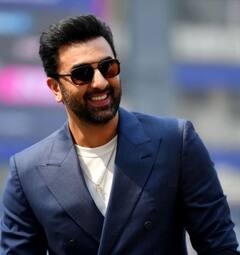 किसी को स्टेशनरी कलेक्शन का है शौक तो किसी को सनग्लासेस का, अपने फेवरेट स्टार की अजीब आदतें जान रह जाएंगे हैरान