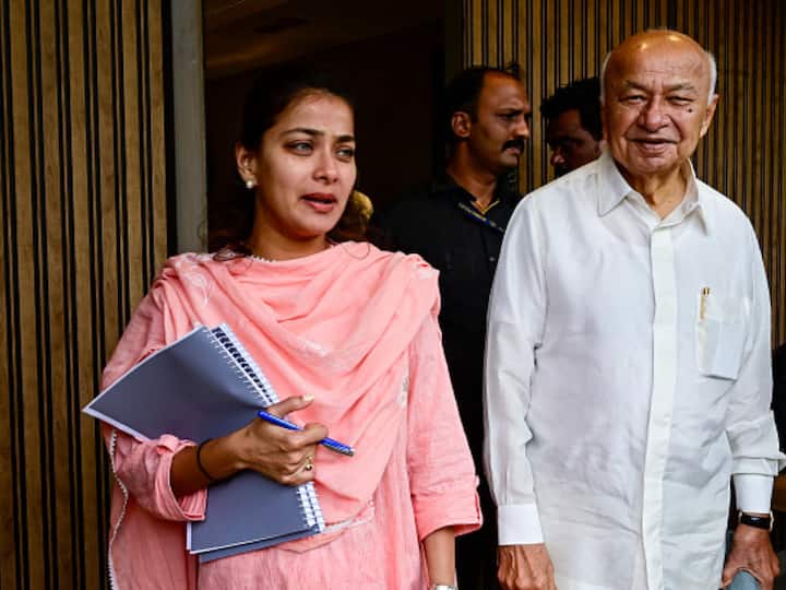Congress Sushilkumar Shinde Claims BJP Offer To Switch Over Saffron Party Denies Congress's Sushilkumar Shinde Claims He Got BJP 'Offer' To Switch Over, Saffron Party Denies