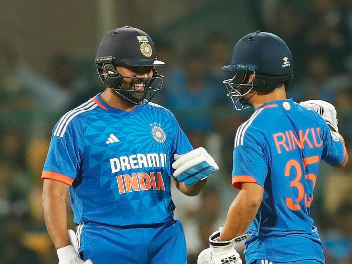 India smashed 36 runs from the 20th over The Rinku and Rohit show IND vs AFG 3rd T20I Innings Highlights रोहितच्या उताऱ्यानंतर रिंकू सिंहचा तडाखा; शेवटच्या षटकात 36 कुटल्या अन् युवराजची सुद्धा आठवण!