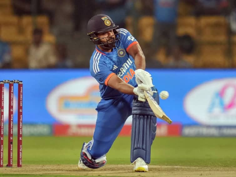Rohit Sharma becomes the first batter to score 5 T20i hundreds. विराट ढेपाळला,  रोहित एकटाच लढला, टी20 चं पाचवं शतक ठोकलं, अनेक विक्रम ध्वस्त