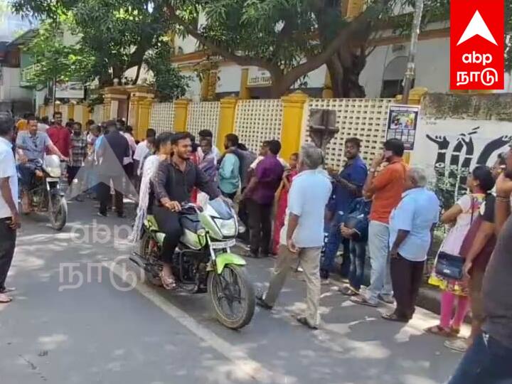 10 ரூபாய் நாணயம் வழங்கினால் முட்டையுடன் சிக்கன் பிரியாணி; காணும் பொங்கலில் கூடிய கூட்டம்