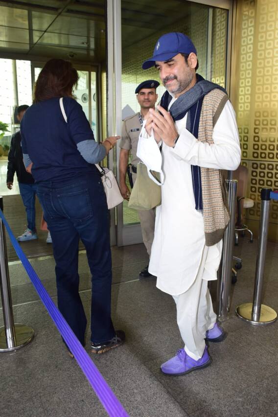 पंकज त्रिपाठी एअरपोर्ट स्पॉट!