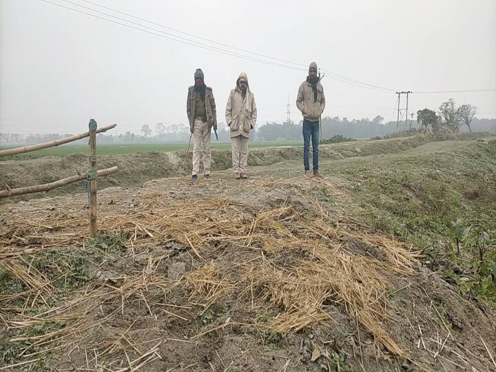Bihar Police recovered half-burnt body of a newlywed in Supaul by digging a pit ann Bihar News: सुपौल में नवविवाहिता का अधजला शव पुलिस ने गड्ढा खोदकर किया बरामद, ससुराल वालों पर लगा गंभीर आरोप
