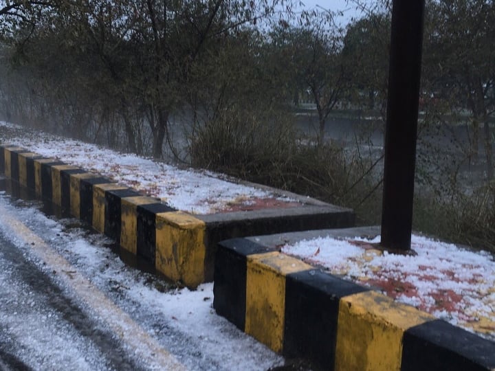 मौसम विभाग ने बताया था कि पश्चिमी विक्षोभ के प्रभाव के काऱण दिल्ली-एनसीआर क्षेत्र में ओलावृष्टि हुई थी.