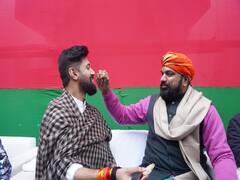 Chirag Paswan: चिराग के चूड़ा-दही भोज में राज्यपाल सहित राजनीतिक दिग्गजों का लगा जमघट, तस्वीरों में देखिए नेताओं की हंसी ठिठोली