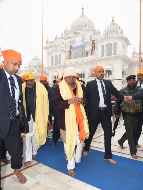 प्रकाशपर्व पर CM नीतीश ने गुरुद्वारे में टेका मत्था