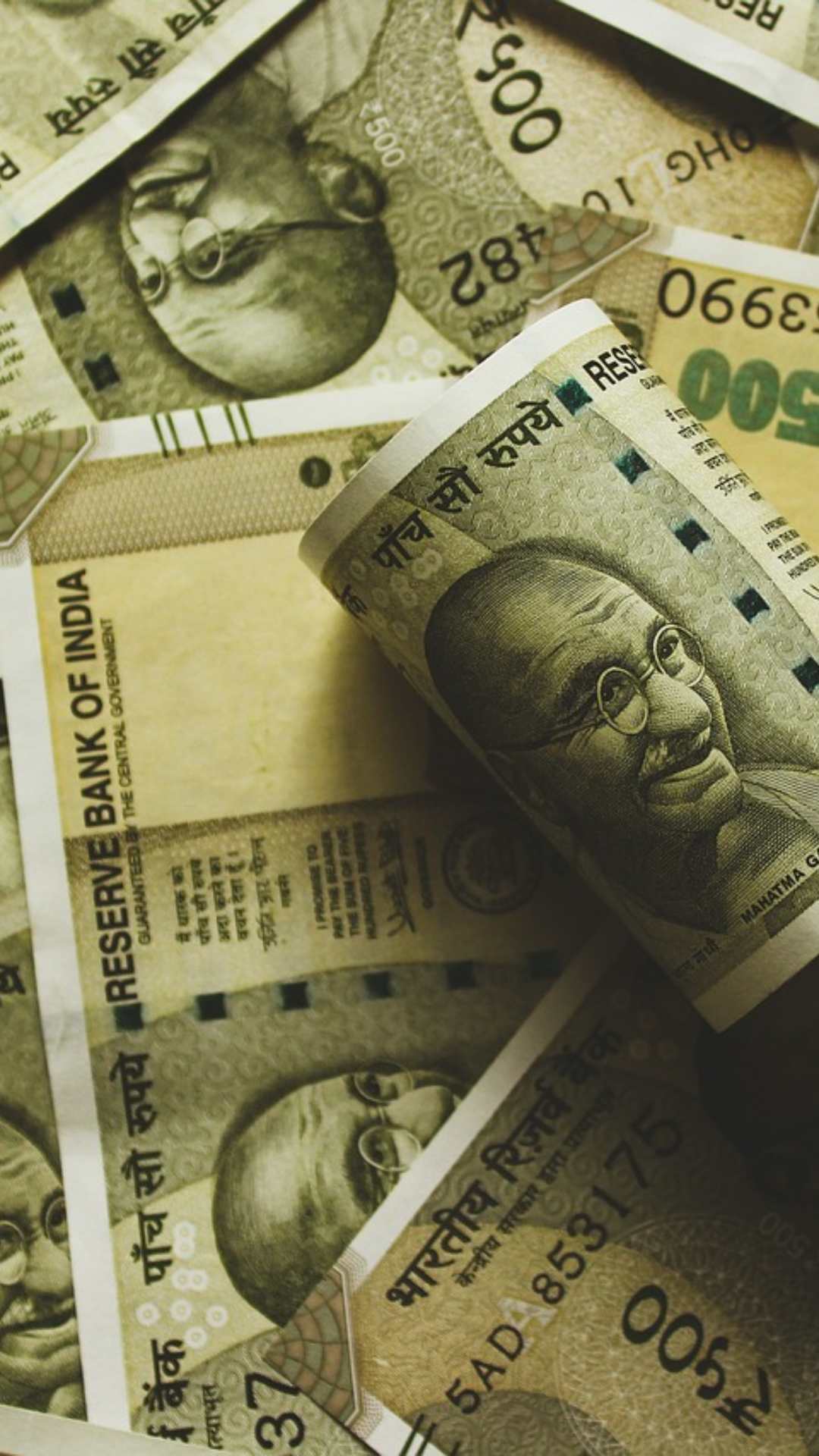 बैंक में अपना कीमती सामान भी