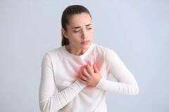 Heart Attack Symptoms : हृदयविकाराच्या झटक्यापूर्वी दिसतात ही लक्षणे ,जाणून घ्या या बद्दल