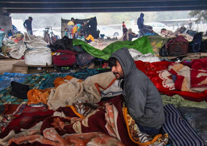 मकर संक्रांति के बाद लोग ठंड से राहत की उम्मीद कर रहे थे लेकिन शीतलहर और कोहरे से राहत मिलती नजर नहीं आ रही है. पूरे उत्तर भारत में कड़ाके की ठंड पड़ रही है. फाइल फोटो