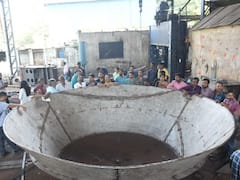 अयोध्यातील 7 हजार किलो शिऱ्यासाठी जगातील सर्वांत मोठी ‘हनुमान कढई’ तयार; शेफ विष्णू मनोहरांचा उपक्रम