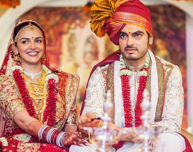 ਇਹ ਸਟਾਰ ਜੋੜਾ ਅਕਸਰ ਸੋਸ਼ਲ ਮੀਡੀਆ 'ਤੇ ਇਕ-ਦੂਜੇ ਨਾਲ ਤਸਵੀਰਾਂ ਸ਼ੇਅਰ ਕਰਦਾ ਨਜ਼ਰ ਆਉਂਦਾ ਹੈ। ਹਾਲਾਂਕਿ ਇਸ ਵਾਰ ਭਰਤ ਈਸ਼ਾ ਦਿਓਲ ਦੇ ਜਨਮਦਿਨ ਦੇ ਜਸ਼ਨ ਤੋਂ ਗਾਇਬ ਨਜ਼ਰ ਆਏ। ਹੇਮਾ ਮਾਲਿਨੀ ਦੇ ਜਨਮਦਿਨ 'ਤੇ ਵੀ ਭਰਤ ਨਜ਼ਰ ਨਹੀਂ ਆਇਆ।