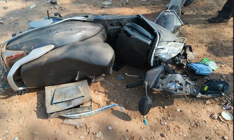 1 killed in car-scooter accident on Shamlaji highway near Halol Accident: શામળાજી હાઇવે પર રોડ દુર્ઘટના, ઓવર સ્પીડમાં આવતી કારે  સ્કૂટર સવારને  ફંગોળતા કરૂણ મોત