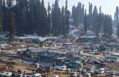 Kashmir snow :  काश्मीर मध्ये बर्फवृष्टी नाही कारण नेमकं आहे तरी काय ?