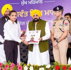 Job in Police: ਪੰਜਾਬ ਪੁਲਿਸ ਨੂੰ ਮਿਲਣਗੇ ਨਵੇਂ 461 ਮੁਲਾਜ਼ਮ, ਸਮਾਗਮ ਸ਼ੁਰੂ, ਸੀਐਮ ਮਾਨ ਨਿਯੁਕਤੀ ਪੱਤਰ ਵੰਡਣ ਪਹੁੰਚੇ