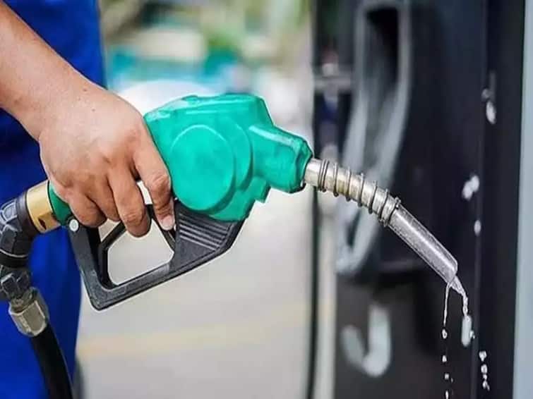 petrol and diesel price chennai on January 17th 2024 know full details Petrol Diesel Price Today: புதிதாக மாறிய தமிழ் மாதமும், வாரமும்! குறைந்ததா பெட்ரோல், டீசல் விலை? இன்றைய நிலவரம்