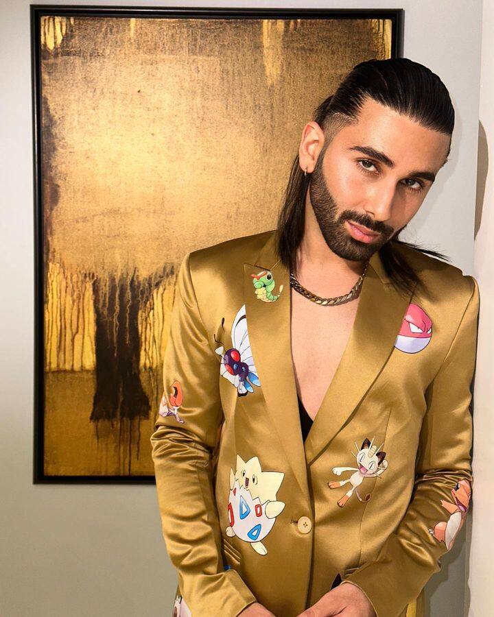 ओरी म्हणाला,