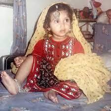 Viral Photo: ਮਾਤਾ ਦੇ ਰੂਪ 'ਚ ਨਜ਼ਰ ਆ ਰਹੀ ਇਹ ਬੱਚੀ ਪ੍ਰਸ਼ੰਸਕਾਂ ਦੇ ਦਿਲਾਂ 'ਤੇ ਕਰਦੀ ਰਾਜ, ਕੀ ਤੁਸੀਂ ਪਛਾਣਿਆ?