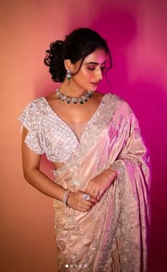 Aishwarya Sharma: ਐਸ਼ਵਰਿਆ ਸ਼ਰਮਾ ਨੇ ਸਾੜ੍ਹੀ ਪਾ ਕੇ ਜਿੱਤਿਆ ਨੀਲ ਭੱਟ ਦਾ ਦਿਲ, ਪਤੀ ਵੀ ਹੋ ਗਿਆ ਖੂਬਸੂਰਤੀ ਦਾ ਕਾਇਲ