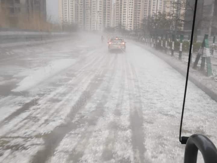 वहीं मौसम विभाग ने चेतावनी जारी करते हुए दिल्ली के पड़ोसी राज्य जम्मू-कश्मीर, हिमाचल प्रदेश, उत्तर प्रदेश, और उत्तराखंड में ओला और भारी बारिश की भविष्यवाणी की थी.