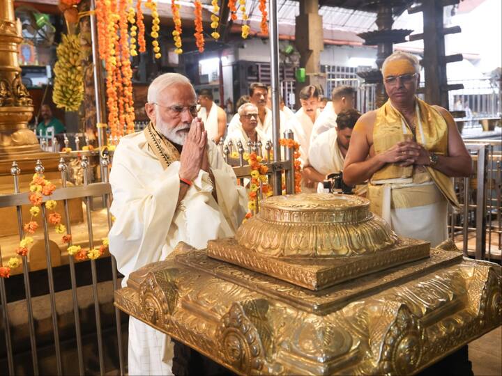 PM Modi Visits Kerala's Thriprayar Ramaswamy Temple, Felicitates Artists Who Preformed 'Malayalam Ramayan' PM Modi Visits Kerala's Thriprayar Ramaswamy Temple, Felicitates Artists Who Preformed 'Malayalam Ramayan'