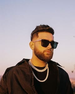 Karan Aujla: 9 ਸਾਲ ਦੀ ਉਮਰ 'ਚ ਮਾਪਿਆਂ ਦੀ ਮੌਤ, ਭੈਣਾਂ ਨੇ ਕੀਤੀ ਪਰਵਰਿਸ਼, ਅੱਜ 100 ਕਰੋੜ ਜਾਇਦਾਦ ਦਾ ਮਾਲਕ ਹੈ ਕਰਨ ਔਜਲਾ