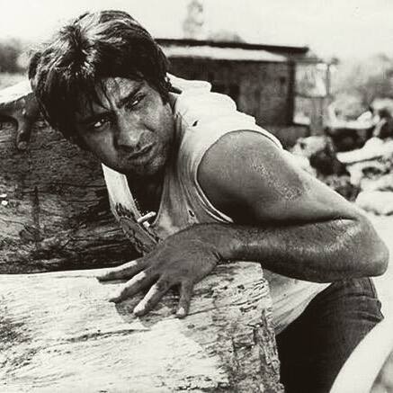 आज हम आपको जो बता रहे हैं, वो किस्सा साल 1989 का है. जब रंजीत की फिल्म ‘प्रेम प्रतिज्ञा’ आई थी. इस फिल्म में माधुरी दीक्षित भी अहम किरदार में थी. ऐसे में जब सेट पर एक्ट्रेस को ये पता चला कि उन्हें रंजीत के साथ सीन करना है तो फूट-फूटकर रोने लगी थी. इसका खुलासा खुद रंजीत ने एक इंटरव्यू में किया था.