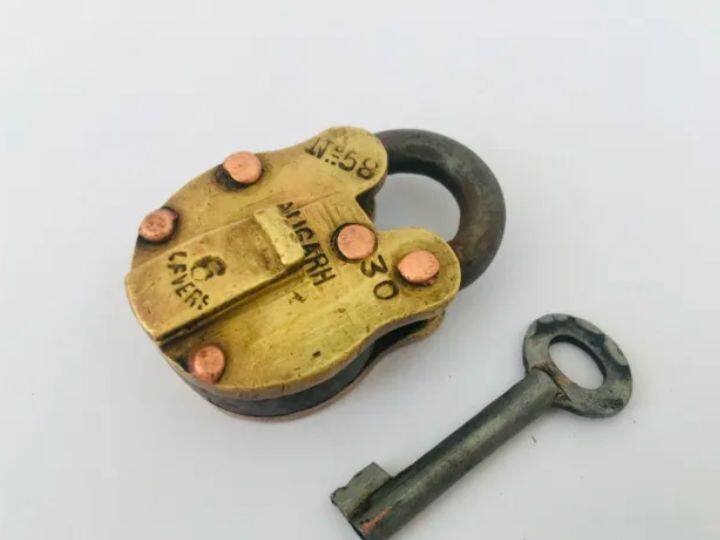 बता दें कि अलीगढ़ के तालों को पिया यानी ज्योग्राफिकल इंडिकेशन का टैग भी मिल चुका है. मुगल काल से ही अलीगढ़ में ताले बनने का कारोबार चल रहा है.