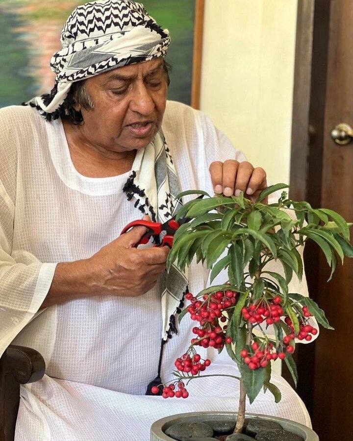 बता दें कि रंजीत ने अपने अभी तक तके करियर में 500 से भी ज्यादा फिल्मों में काम किया है. इसके अलावा वो टीवी शोज में भी नजर आ चुके हैं. अभी भी रंजीत एक्टिंग की दुनिया में खासा एक्टिव हैं और अक्सर रिएलिटी शोज का हिस्सा बने भी नजर आते हैं.