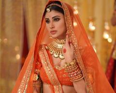 Mouni Roy : பாரம்பரிய உடையில் தேவதை போல் தோற்றமளிக்கும் மௌனி ராய்!