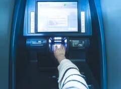 ਜੇ ATM ਵਿੱਚ ਕਾਰਡ ਦਾ ਪਿੰਨ ਉਲਟਾ ਭਰ ਦਿਆਂਗੇ ਤਾਂ ਕੀ ਆਵੇਗੀ ਪੁਲਿਸ? ਜਾਣੋ ਕੀ ਹੈ ਸੱਚ