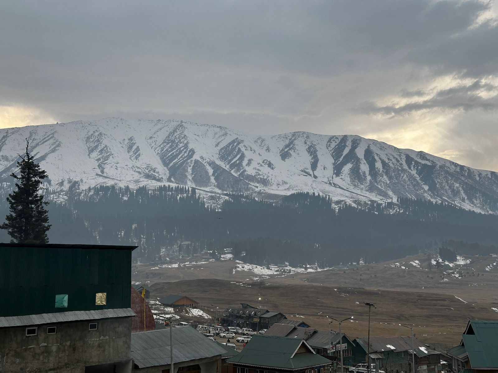 Heaven On Earth' Kashmir's Gulmarg Devoid Of Winter Sports, No Snowfall Likely This Winter