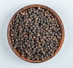 Black pepper: ਛੋਟੇ-ਛੋਟੇ ਕਾਲੇ ਮੋਤੀਆਂ ਵਰਗੇ ਨਜ਼ਰ ਆਉਣ ਵਾਲੇ ਇਹ ਬੀਜ ਮਿੰਟਾਂ 'ਚ ਠੀਕ ਕਰਦੇ ਹਾਈ ਬੀਪੀ