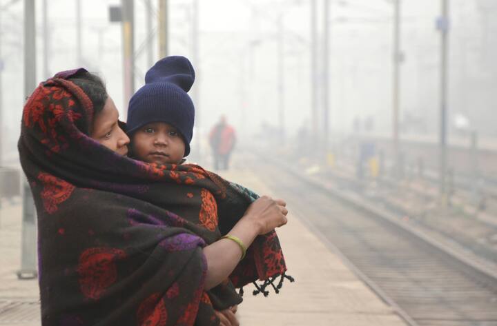 पंजाब और हरियाणा में कड़ाके की ठंड पड़ रही है और दोनों राज्यों में अमृतसर, पटियाला, मोहाली, अंबाला सहित कई स्थानों पर कोहरा छाया हुआ है. फाइल फोटो