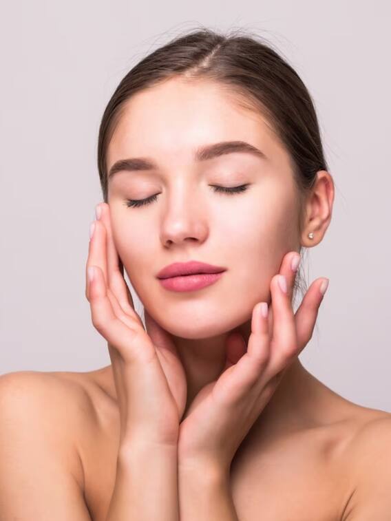 चेहरे पर इंस्टेंट ग्लो के लिए करें ये काम