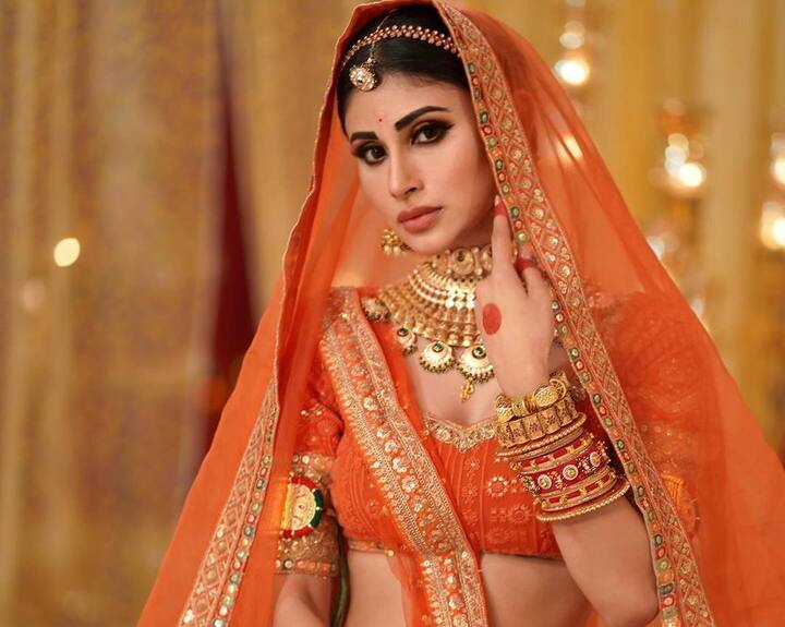 சோசியல் மீடியாவில் என்றுமே ஆக்டிவாக இருந்து வருகிறார். இன்ஸ்டாகிராமில் மட்டுமே இவரை கோடிக்கணக்கானோர் பாலோ செய்கிறார்கள்.