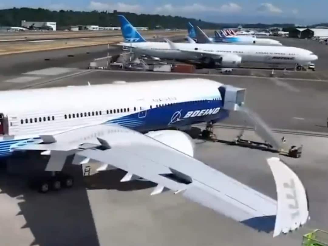 కాసేపట్లో వింగ్స్ ఇండియాను ప్రారంభించనున్న కేంద్ర మంత్రి జ్యోతిరాదిత్య Wings India Aerobatic Show at Begumpet Airport కాసేపట్లో వింగ్స్ ఇండియాను ప్రారంభించనున్న కేంద్ర మంత్రి జ్యోతిరాదిత్య