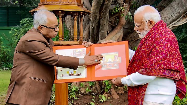 ২২ জানুয়ারি প্রাণ প্রতিষ্ঠা। ৪ দিন আগেই অযোধ্যার গর্ভগৃহে রামলালার মূর্তি স্থাপন। ১৩১ জন পুরোহিতের মন্ত্রোচ্চারণে ২৪ বিধিতে হল পুজো। তার আগে সবদিকেই সাজ সাজ রব।