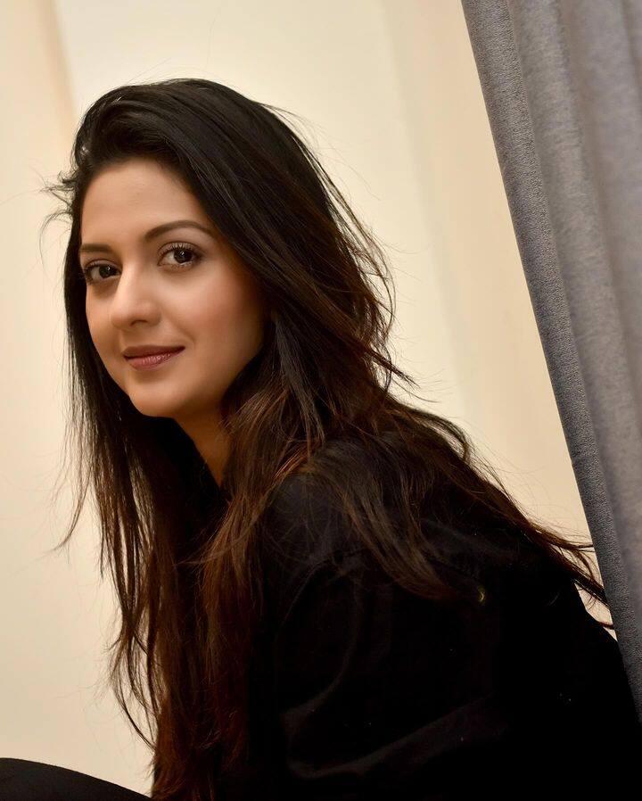 'प्रेमाची गोष्ट' (Premachi Gosht) या मालिकेच्या माध्यमातून तेजश्रीने 2023 मध्ये छोट्या पडद्यावर पदार्पण केलं. आता 2024 ची सुरुवातही तिने धमाकेदार केली आहे.(Photo Credit : instagram/tejashripradhan)