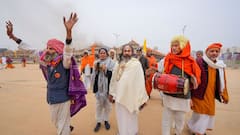 Ram Mandir Inauguration: লেজার আলোর দ্যুতি, কড়া নিরাপত্তা ব্যবস্থা, অযোধ্যায় ভিড় ভক্তদের