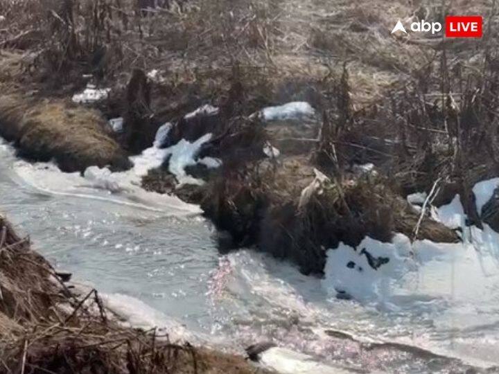 बर्फ न होने के कारण पर्यटकों की संख्या में इस बार गिरावट देखी जा रही है. यहां बर्फबारी न होने की खबरें सुनकर कई लोग बुकिंग कैंसिल कर रहे हैं.