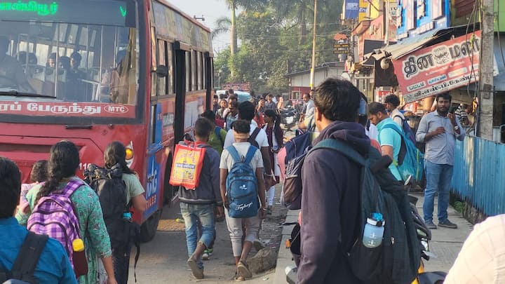 ஆம்னி பேருந்துகள் வண்டலூர் - மீஞ்சூர் வெளிவட்ட சாலை வழியாக பூந்தமல்லி சென்று கோயம்பேடு சென்றனர்.திருவான்மியூர், அடையாறு, நீலாங்கரை, சோழிங்கநல்லூர் உள்ளிட்ட பகுதிகளுக்கு செல்லும் மக்கள் வண்டலூரில் இறங்கி மாற்று பேருந்துகள் மூலம் சென்றனர்.