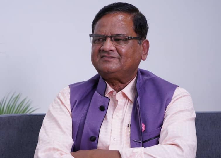Farmer leader  Anil Ghanwat is aggressive on the issue of agriculture marathi news महिनाभरात निर्णय घ्या, अन्यथा भर सभेत शेतकरी राजकीय नेत्यांना जाब विचारणार; शेतकरी प्रश्नावरुन अनिल घनवट आक्रमक
