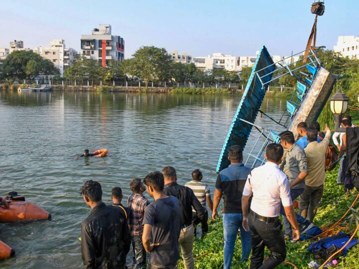 हरणी तालाब में डूबे लोगों के राहत और बचाव के अभ‍ियान में कई टीमें जुटी हैं. साथ घटनास्थल पर 10 से ज्यादा एंबुलेंस तैनात हैं. फिलहाल घायलों को इलाज के लिए अस्‍पताल में भेजा गया है जहां उनका इलाज चल रहा है.