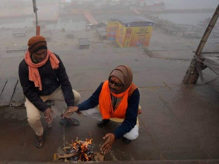 Weather news and Updates Another cold day in Delhi rajasthan UP MP dense fog snowfall in himachal jammu-kashmir uttarakhand Weather Updates: पहाड़ों पर बर्फबारी! दिल्ली- UP समेत 5 राज्यों में घना कोहरा, मौसम विभाग ने कहा- अभी नहीं मिलेगी राहत