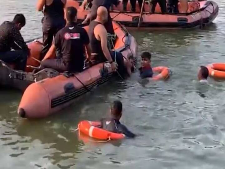 Boat Overturns In Gujarat Lake Near Vadodara 16 School Students Die hunt on for 12 others ஏரியில் கவிழ்ந்த படகு: 14 மாணவர்கள்; 2 ஆசிரியர்கள் உயிரிழப்பு  - குஜராத்தில் சோகம்!   
