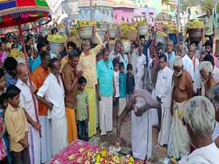 வத்தலகுண்டு அருகே வாழைப்பழம் சூறை திருவிழா; நேர்த்திக் கடனாக லட்சக்கணக்கான பழங்கள் சூறை