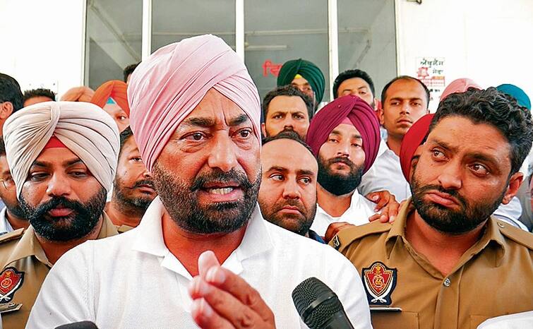 Supreme Court refused to cancel sukhpal Khaira's bail Sukhpal Khaira Case: ਖਹਿਰਾ ਦੀ ਜ਼ਮਾਨਤ ਖਿਲਾਫ਼ ਮਾਨ ਸਰਕਾਰ ਦੀਆਂ ਸਾਰੀਆਂ ਦਲੀਲਾਂ ਫੇਲ੍ਹ, ਖਹਿਰਾ ਨੂੰ ਵੱਡੀ ਰਾਹਤ, ਦੇਖੋ ਅਦਾਲਤ 'ਚ ਕੀ ਕੀ ਹੋਇਆ