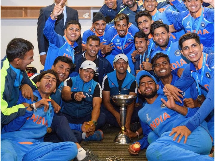 Team India: अंडर-19 क्रिकेट वर्ल्ड कप का आगाज 19 जनवरी से हो रहा है. साउथ अफ्रीकी सरजमीं पर यह टूर्नामेंट खेला जाएगा. अब तक भारतीय टीम सबसे ज्यादा 5 बार अंडर-19 वर्ल्ड कप चैंपियन बन चुकी है.