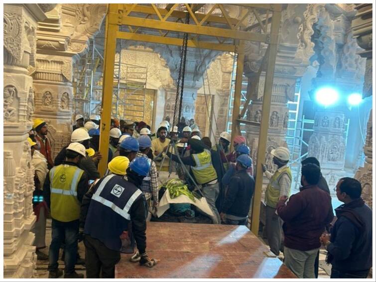 Ayodhya Ram Mandir Inauguration Ram Lalla Idol Reaches Sanctum Sanctorum Ayodhya Temple Ram Lalla Idol Reaches Sanctum Sanctorum Of Ayodhya Temple, To Be Installed Today